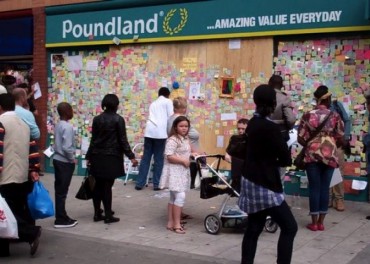 Riots Help Create Wall of Love Peckham – inspiring riots in Peckham creates Wall of Love