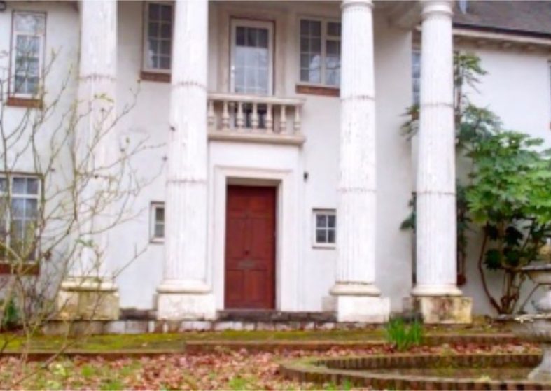 Mansions in Billionaires Row Abandoned – in a mess Mansions in Billonaires row left to rot