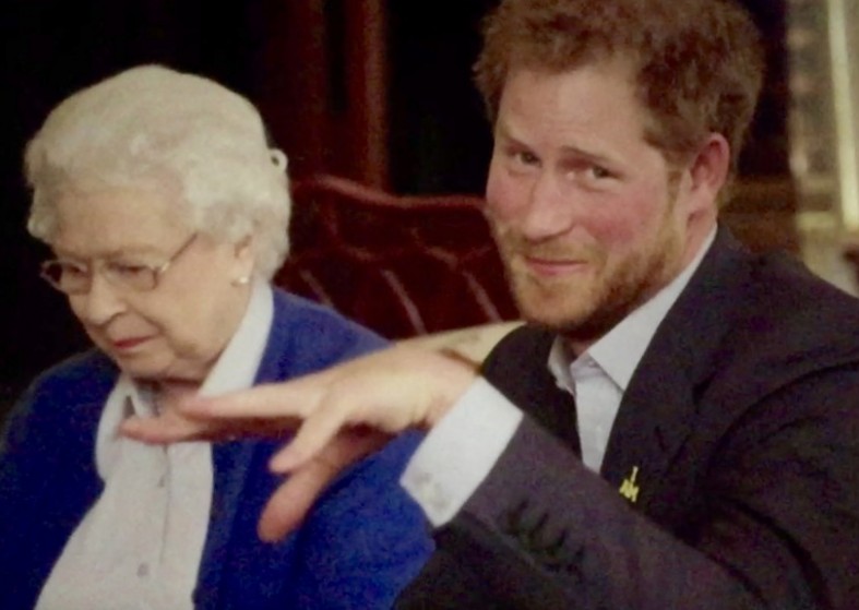 Queen Booms Obama – watch how its done Queen Booms Obama