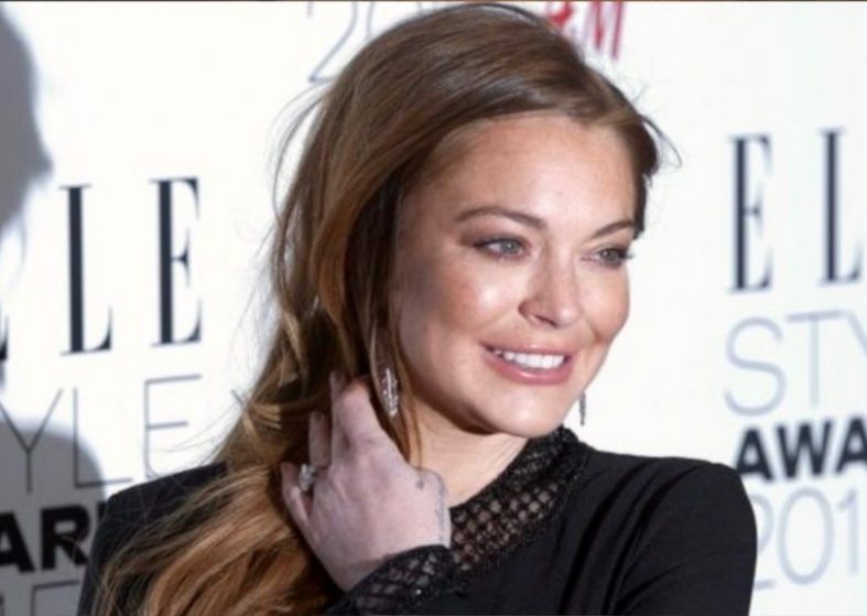 Lindsay Lohan Exposed as Offensive Tweeter – invitation to visit Lindsay Lohan in Kettering for Christmas