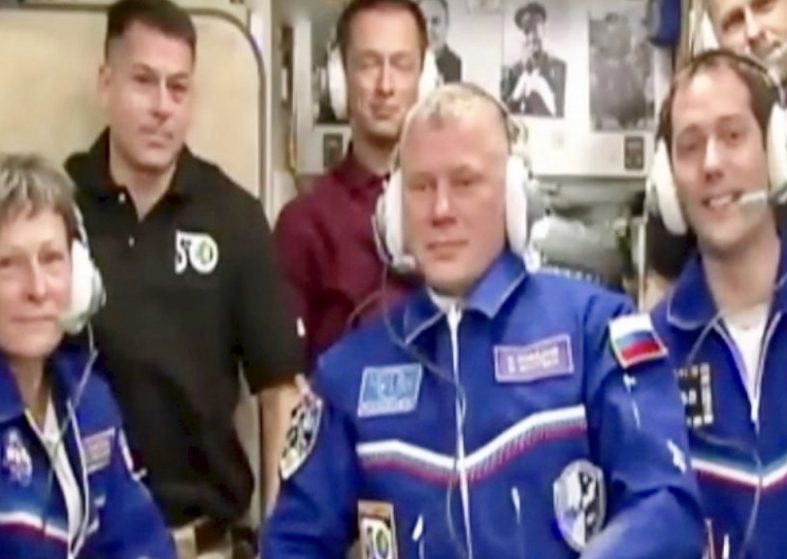 Proxima Docks ISS – Thomas, Peggy, Oleg on board – Watch Again Proxima Docks ISS the team
