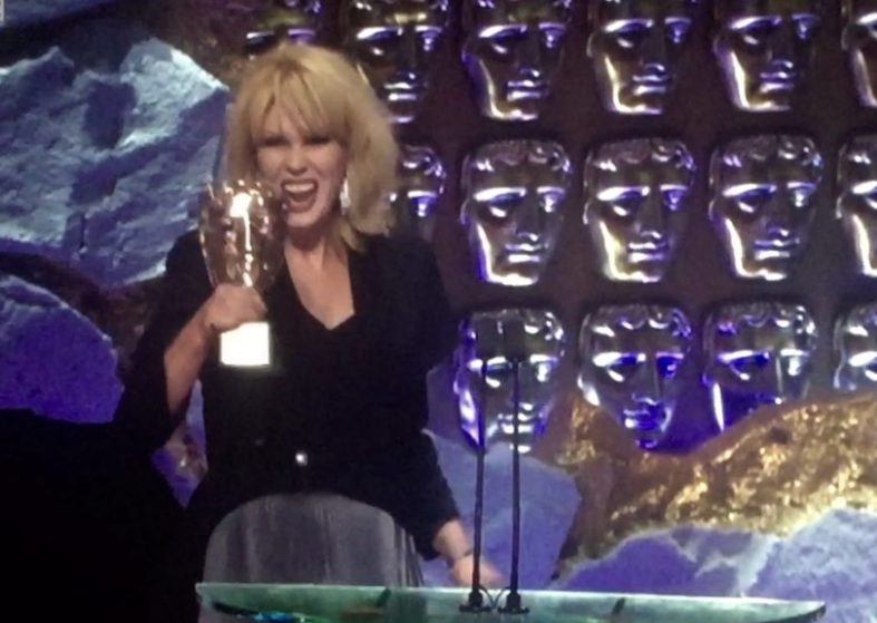 Joanna Lumley Gets Top Award at TV BAFTAS – Absolutely Fabulousđź‘„ Joanna Lumley Gets Top Prize