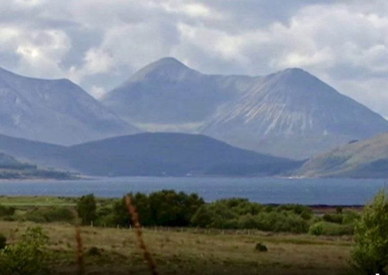 Does Skye Have Too Many Tourists? – views are outstanding and breathtaking Does Skye Have Too Many Tourists