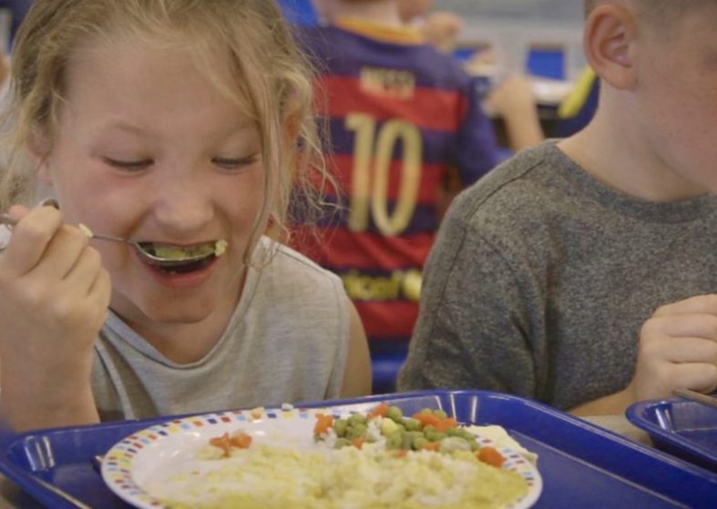 Children given free meals in school holidays – food is delicious Children given free meals in school holidays