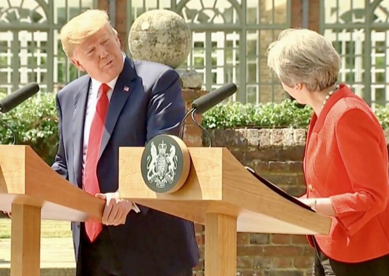 Trump Praises Theresa May – after criticism of her Brexit plan Trump Praises Theresa May