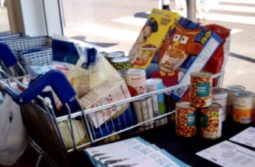 Food Banks Thriving In UK donations