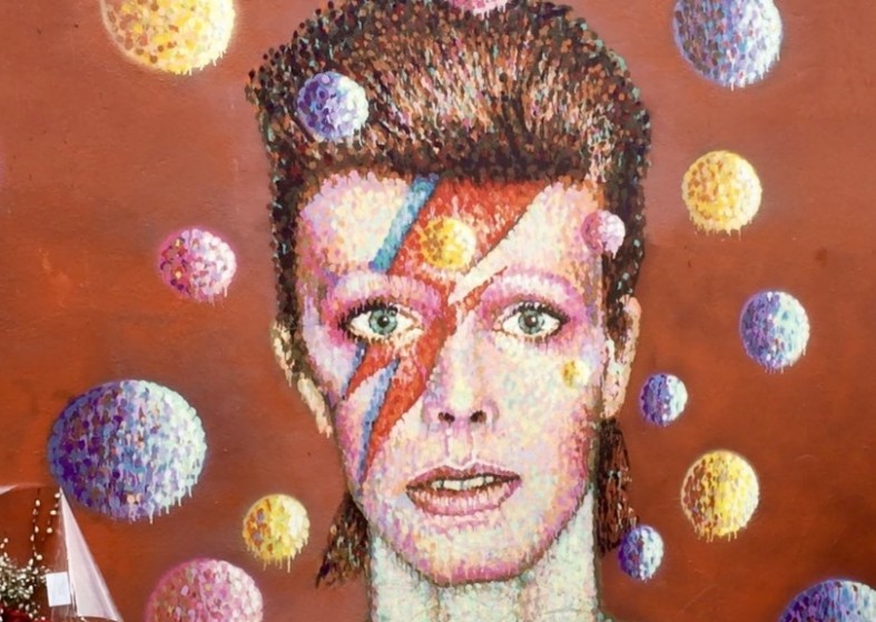 David Bowie Brixton Wall Tributes – in memory of his death😢😢 David Bowie Brixton Wall