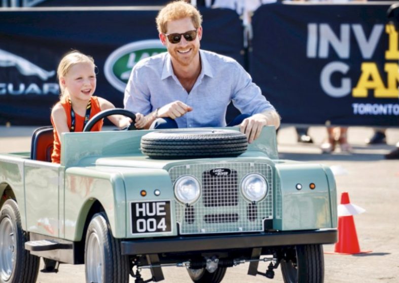 Invictus Games: Little Girl Takes Harry for a Ride – First medals won Invictus Games: Little Girl Takes Harry for a Ride