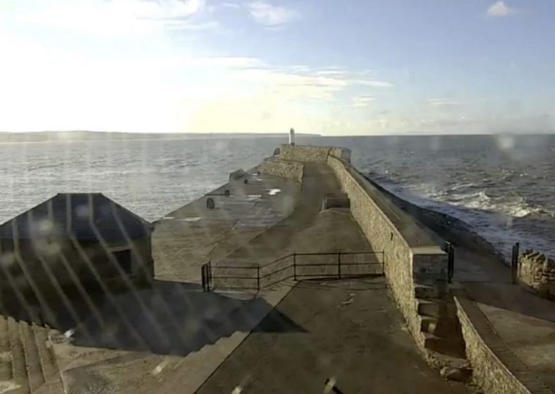 Porthcawl RNLI Pier Live Stream – welcome to the view from the Pier -enjoy the ocean scenes Porthcawl Live