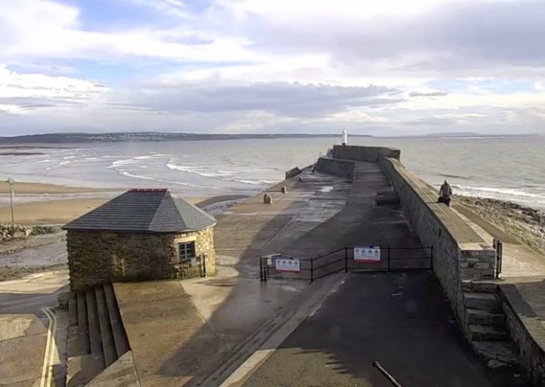 Porthcawl RNLI Pier Live Stream – welcome to the view from the Pier -enjoy the ocean scenes safety first