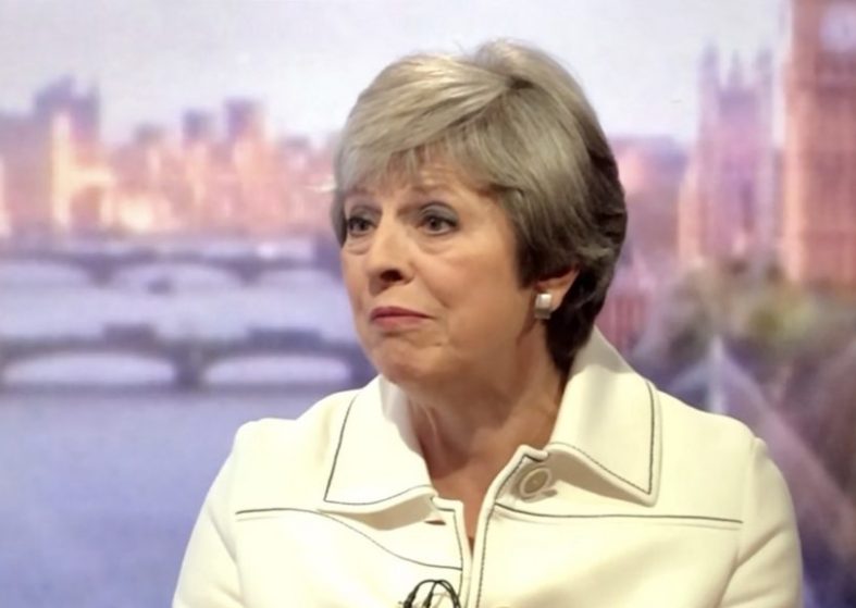 Donald Trump Tells Theresa May to Sue the EU – and stop negotiating Donald Trump Tells Theresa May to Sue the EU