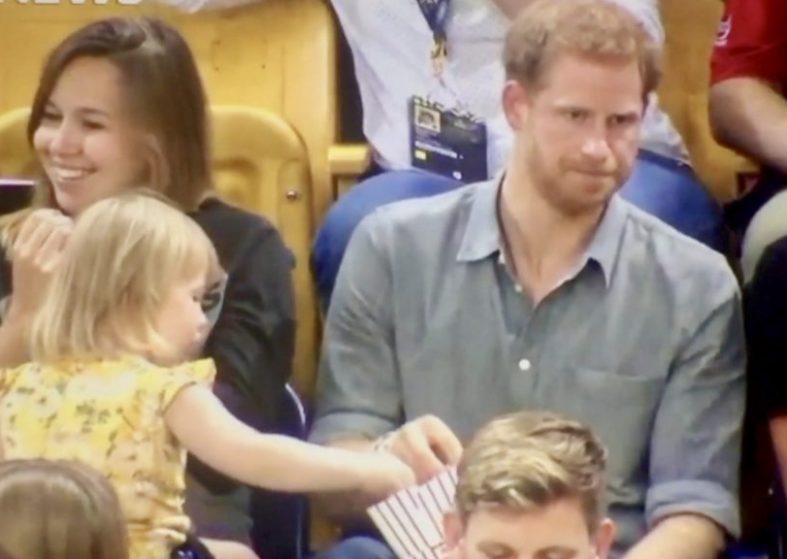 Prince Harry and Kids – he enjoys moments of popcorn and fun Prince Harry and Kids