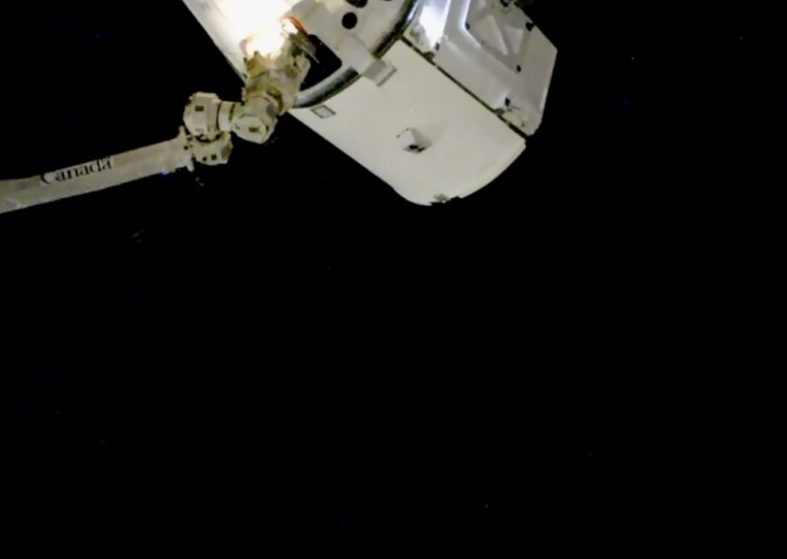 Dragon Rendezvous ISS – successful connection – follow the journey Dragon connected with ISS
