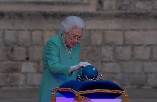 Queen's Beacon Lighting - Platinum Jubilee