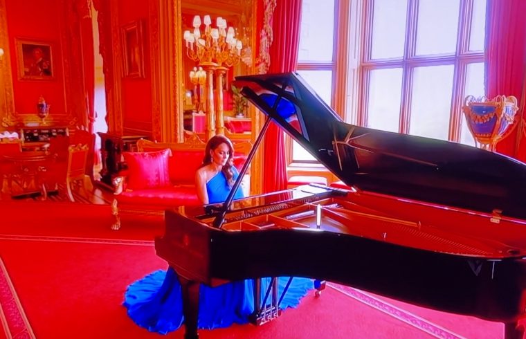 Kate plays piano in surprise Eurovision appearance