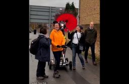 Prince William surprises mother during charity walk