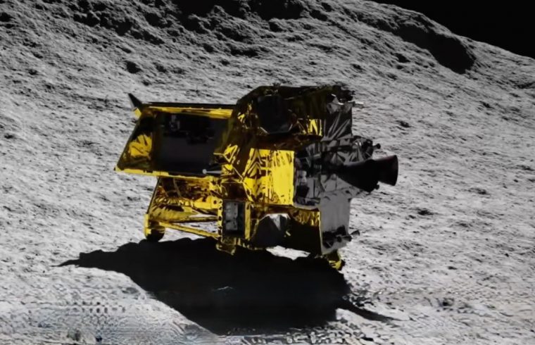 Japans 'moon sniper' lands on the moon