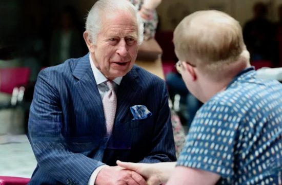 King Reassures Patients during Cancer Centre visit