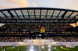 Soccer Aid: Tom Walker half-time performance