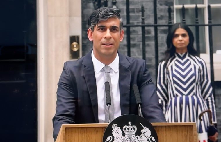 Outside Downing Street - Rishi Sunak says sorry and goodbye