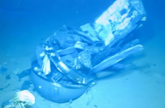 New Titan footage shows wreckage of viewport on ocean floor