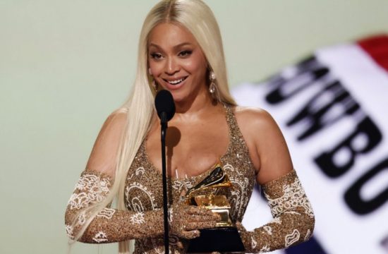 Beyoncé wins album of the year for first time