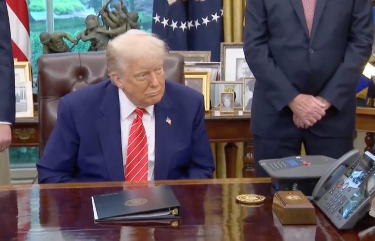 Live - President Trump Seals Major US Trade Deal With UK