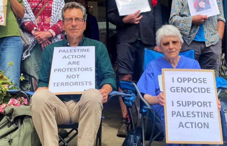 Totnes: No arrests during Gaza protest with placards