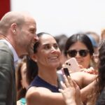 meeting the fans and selfies