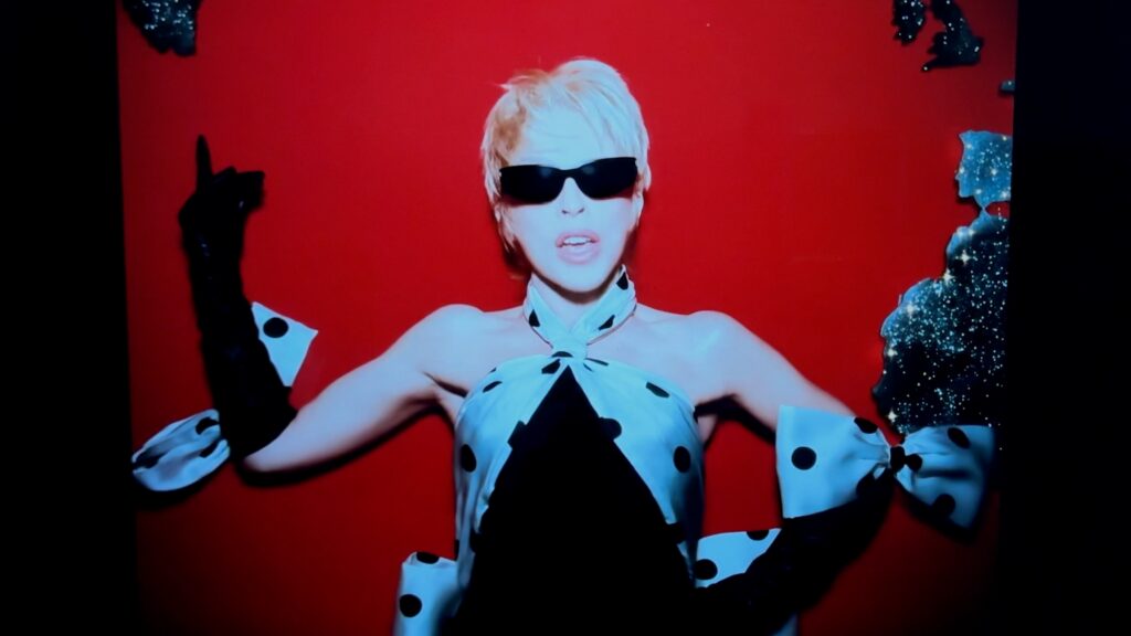 Kylie Minogue - XMAS - Radio 1 - Christmas Number One 2025 | YNUKtv