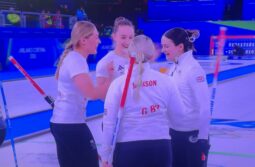 Late win against US for women's curlers