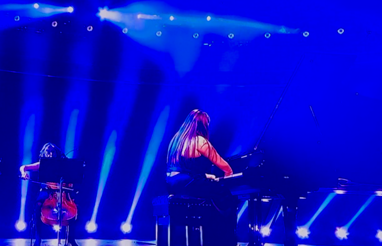Teen with loss of most her hands wins The Piano